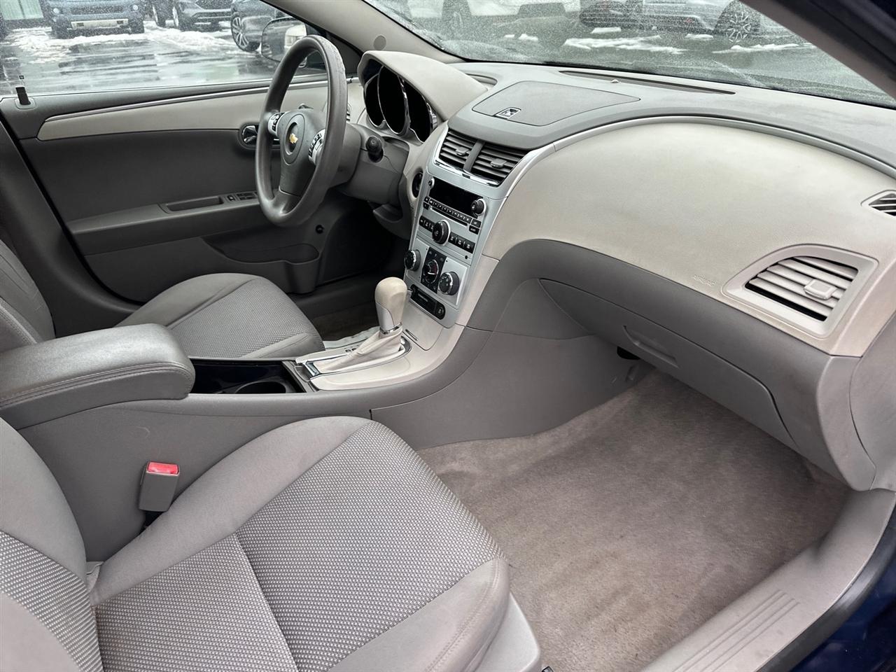 Chevrolet Malibu 4dr Sdn LS w/1LS 2012