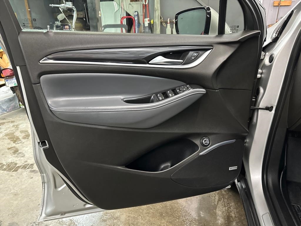 Buick Enclave AWD 4dr Essence 2021