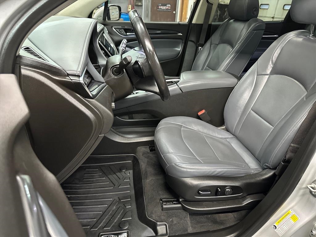 Buick Enclave AWD 4dr Essence 2021