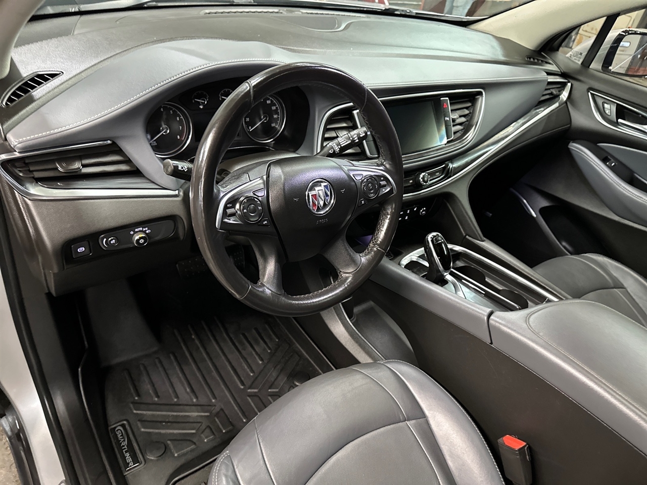 Buick Enclave AWD 4dr Essence 2021