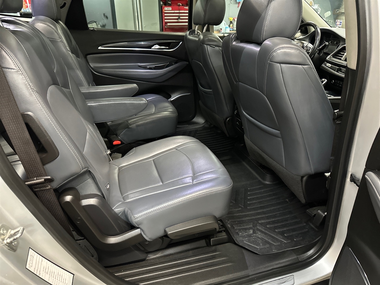 Buick Enclave AWD 4dr Essence 2021