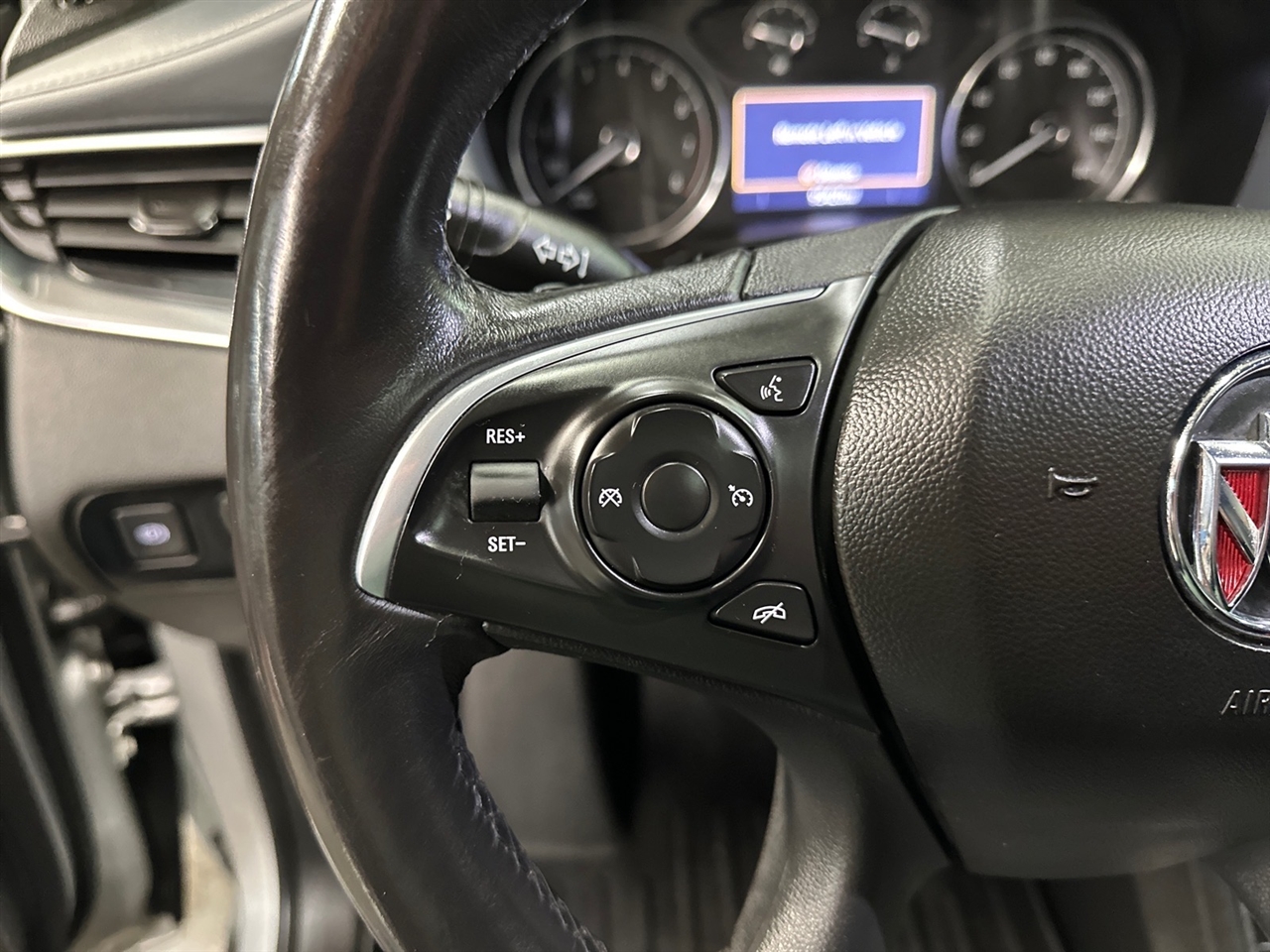 Buick Enclave AWD 4dr Essence 2021