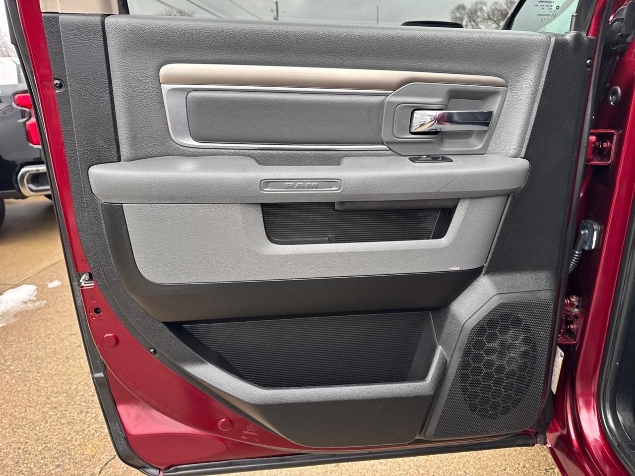 RAM 1500 Big Horn 4x4 Crew Cab 5'7" Box 2018