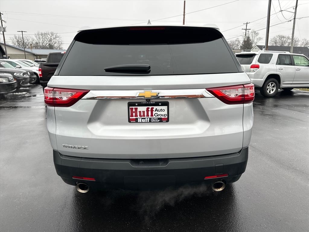 Chevrolet Traverse FWD 4dr LS w/1LS 2021