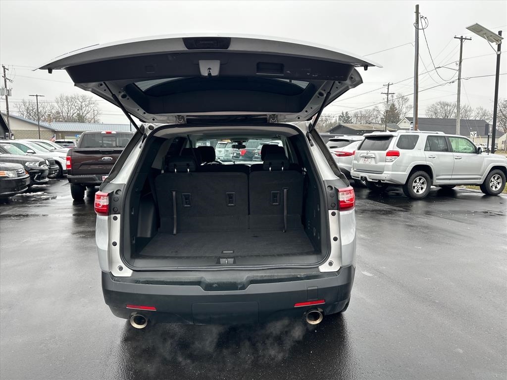 Chevrolet Traverse FWD 4dr LS w/1LS 2021