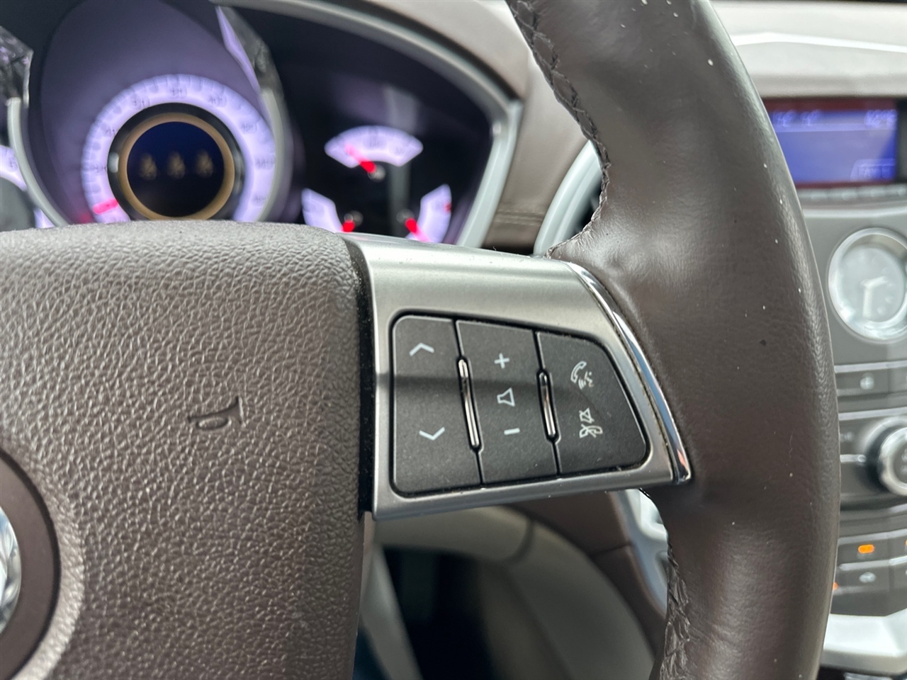 Cadillac SRX FWD 4dr Luxury Collection 2011