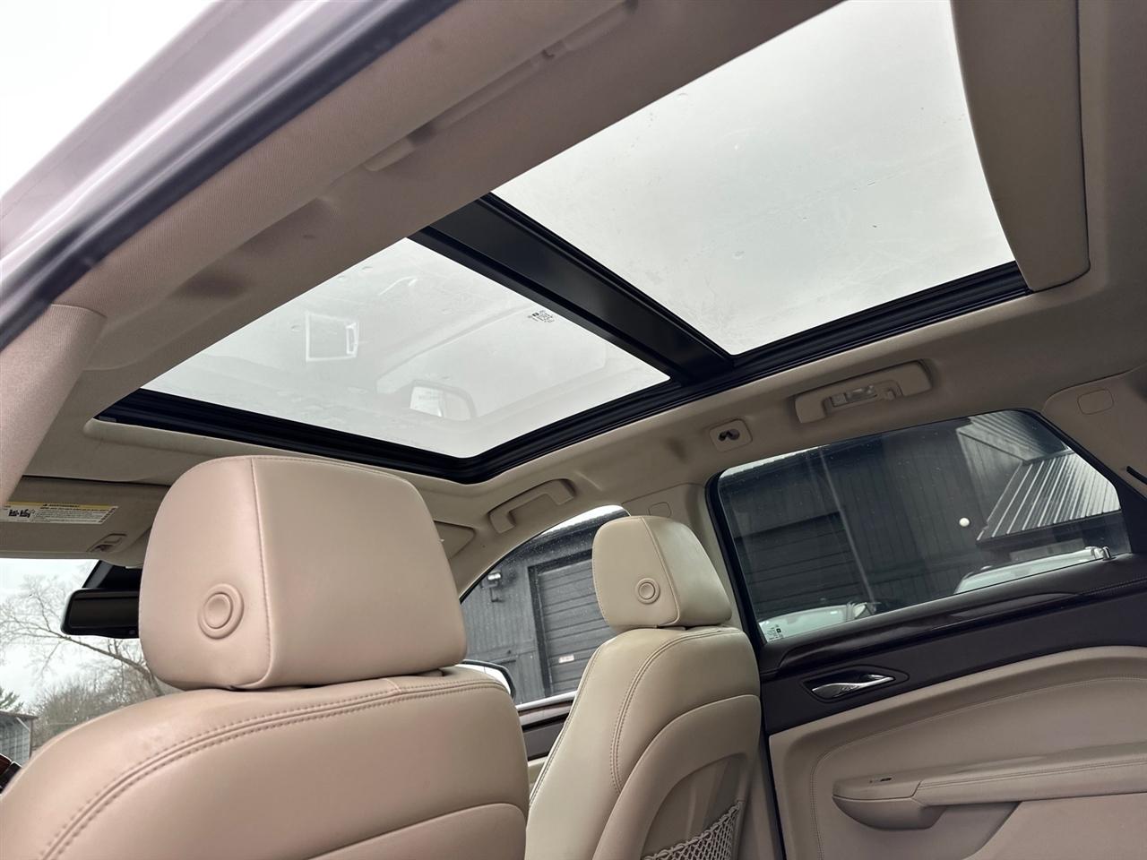 Cadillac SRX FWD 4dr Luxury Collection 2011