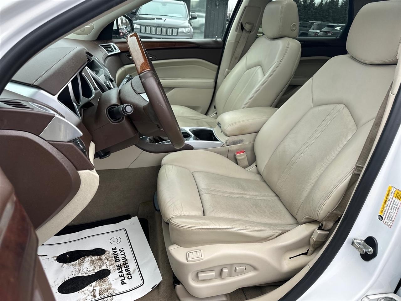 Cadillac SRX FWD 4dr Luxury Collection 2011