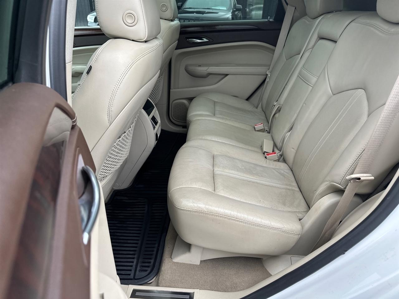 Cadillac SRX FWD 4dr Luxury Collection 2011