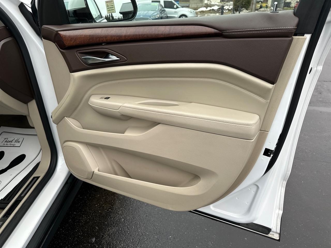 Cadillac SRX FWD 4dr Luxury Collection 2011