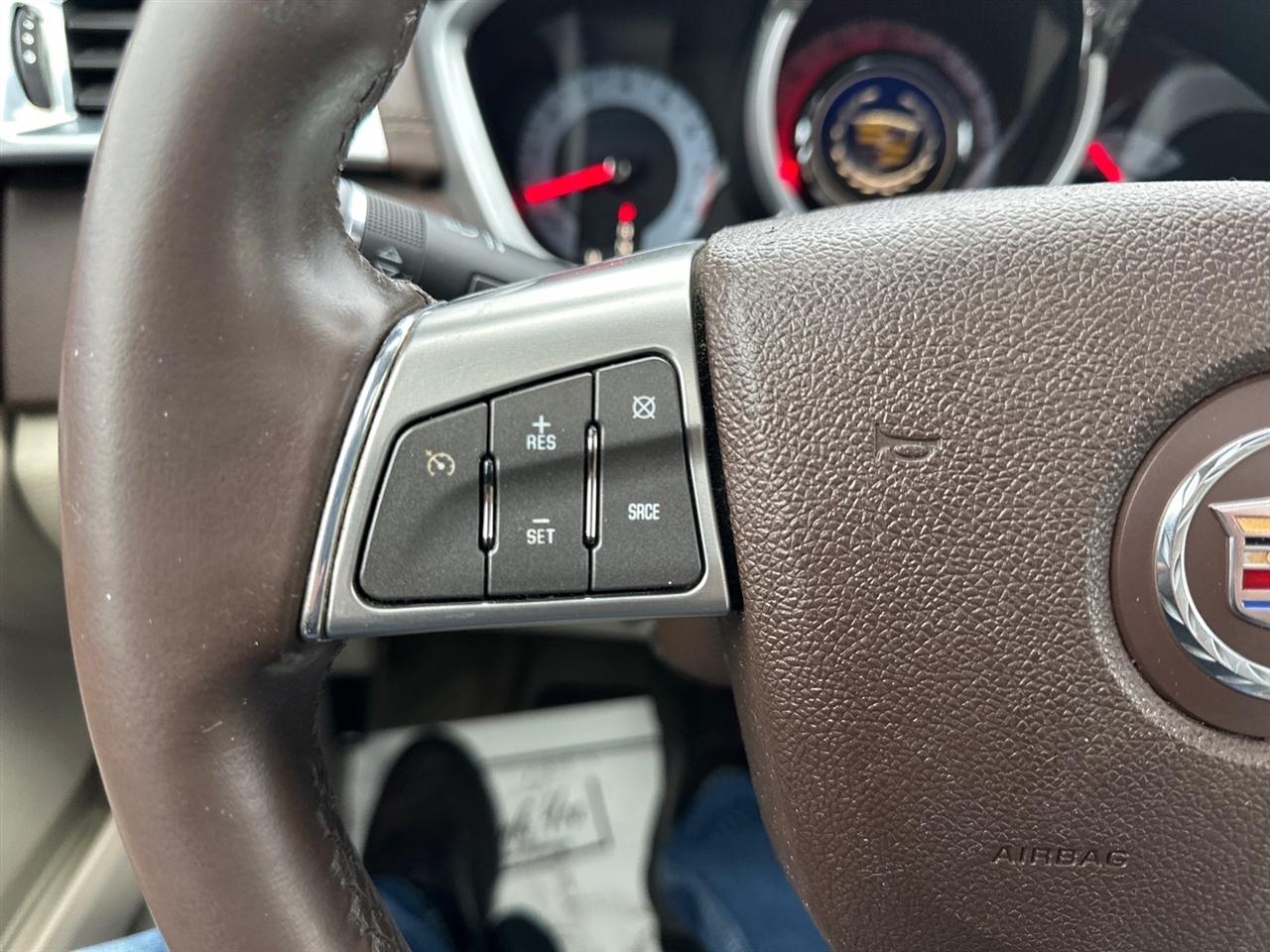 Cadillac SRX FWD 4dr Luxury Collection 2011