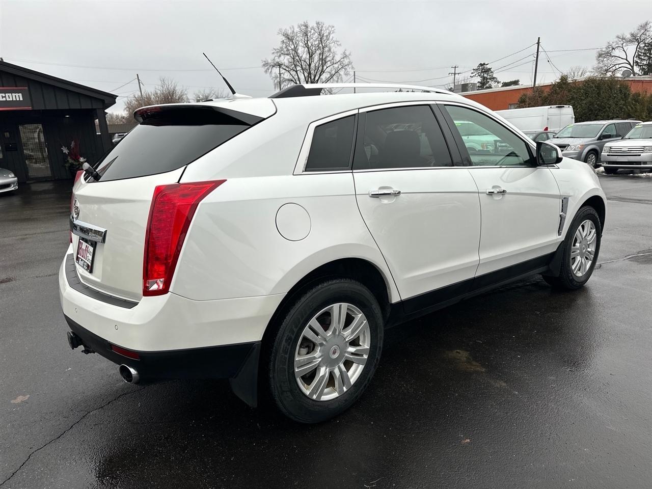 Cadillac SRX FWD 4dr Luxury Collection 2011