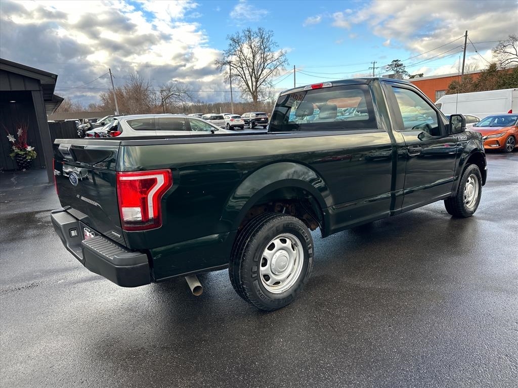 Ford F-150 2WD Reg Cab 141" XLT 2015