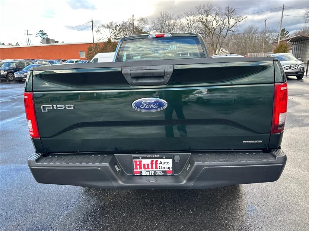 Ford F-150 2WD Reg Cab 141" XLT 2015