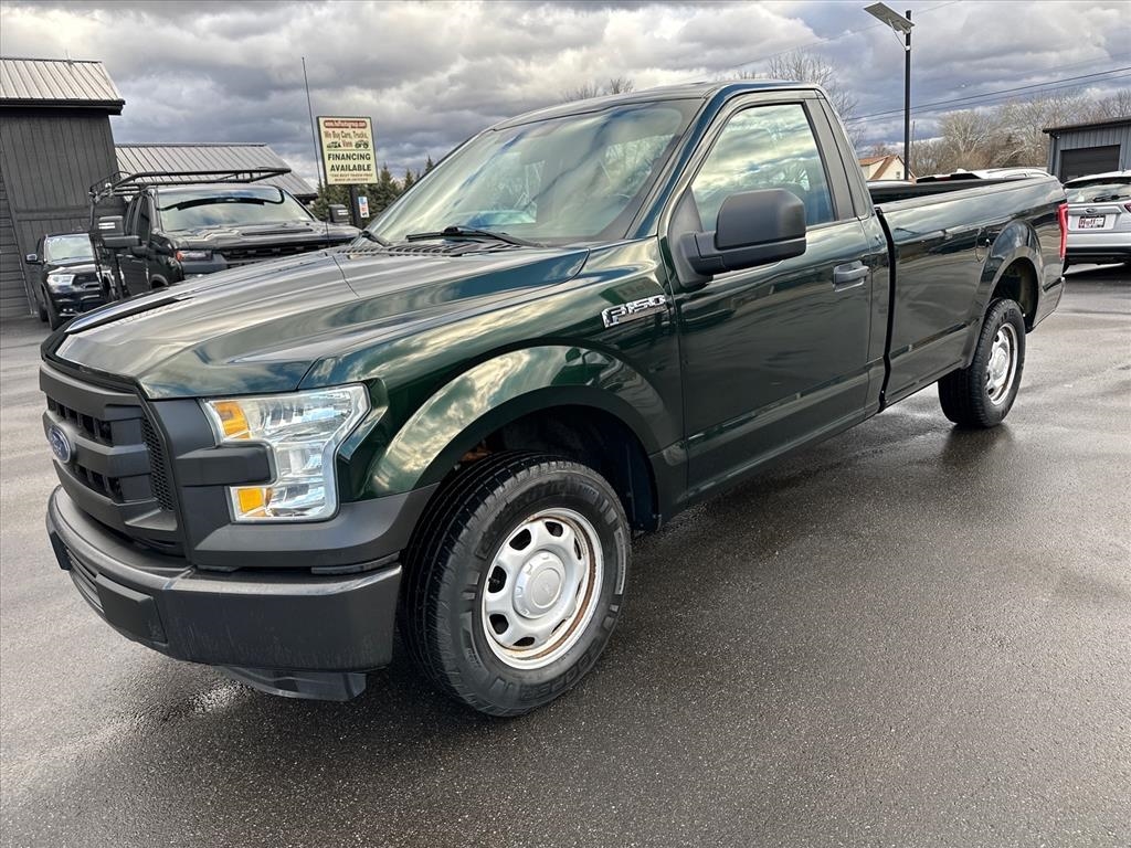 2015 Ford F-150 2WD Reg Cab 141" XL