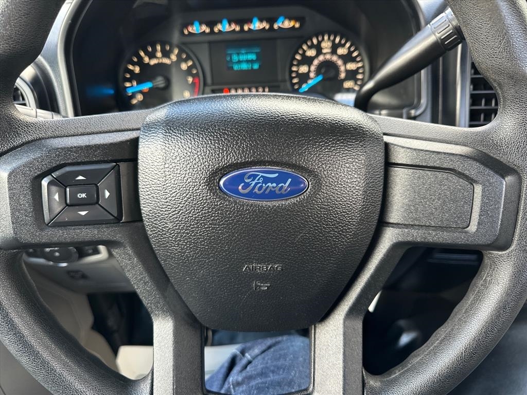 Ford F-150 2WD Reg Cab 141" XLT 2015