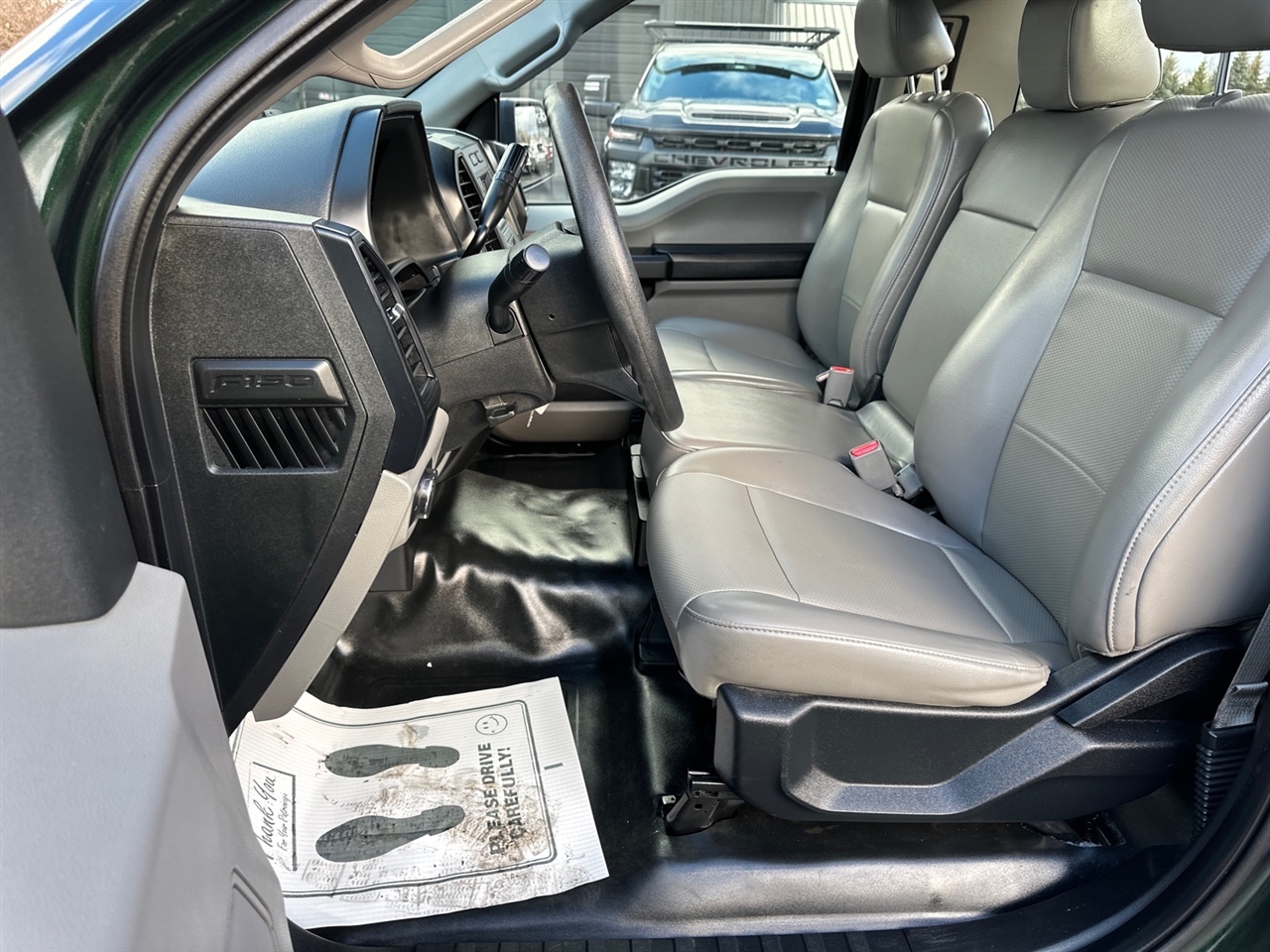 Ford F-150 2WD Reg Cab 141" XLT 2015