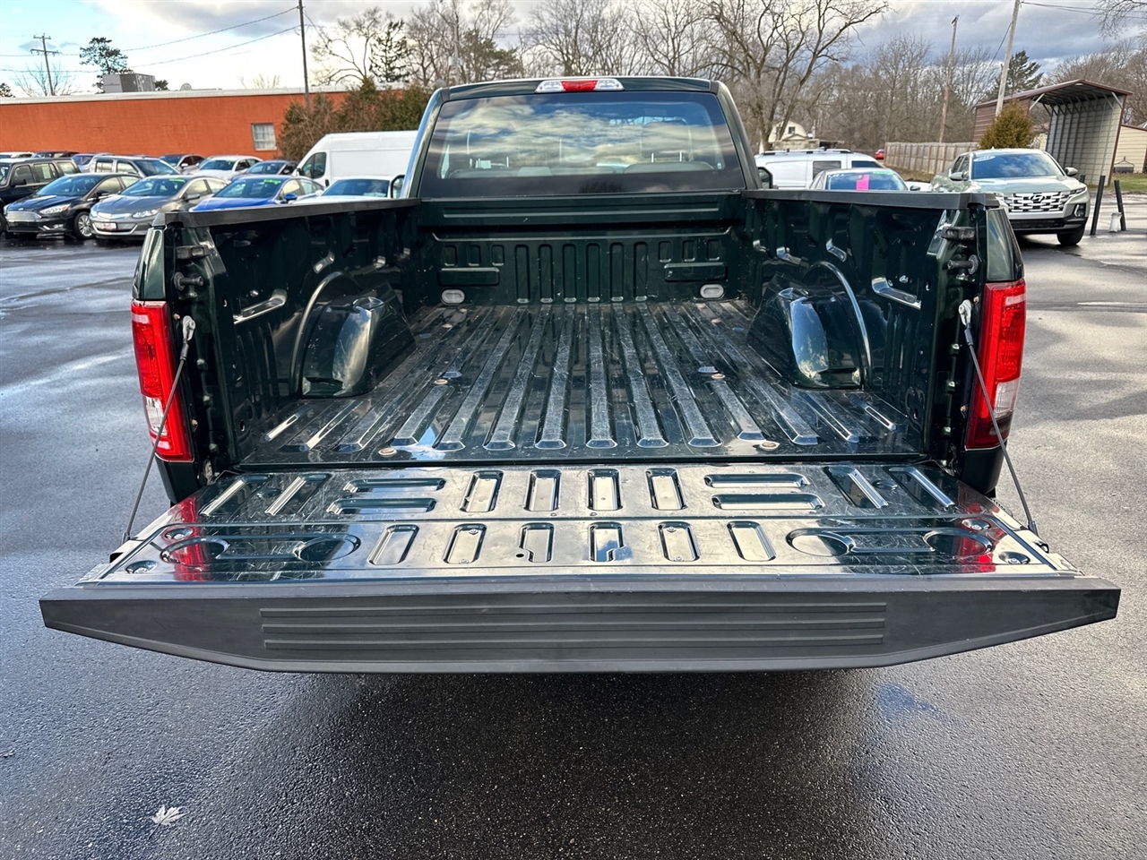 Ford F-150 2WD Reg Cab 141" XLT 2015