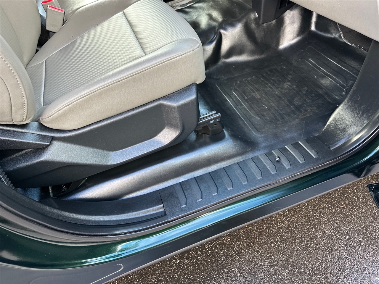 Ford F-150 2WD Reg Cab 141" XLT 2015