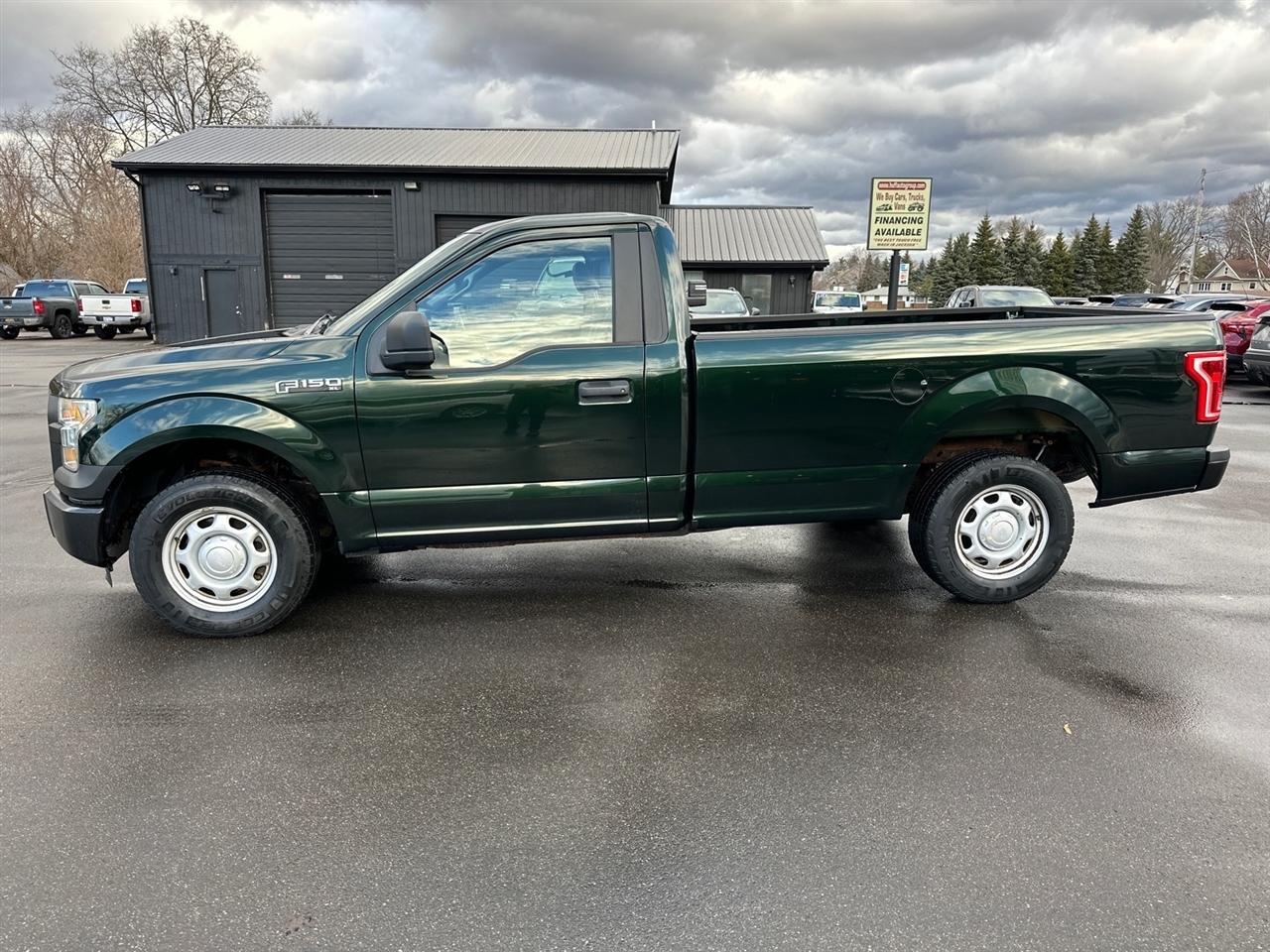 Ford F-150 2WD Reg Cab 141" XLT 2015