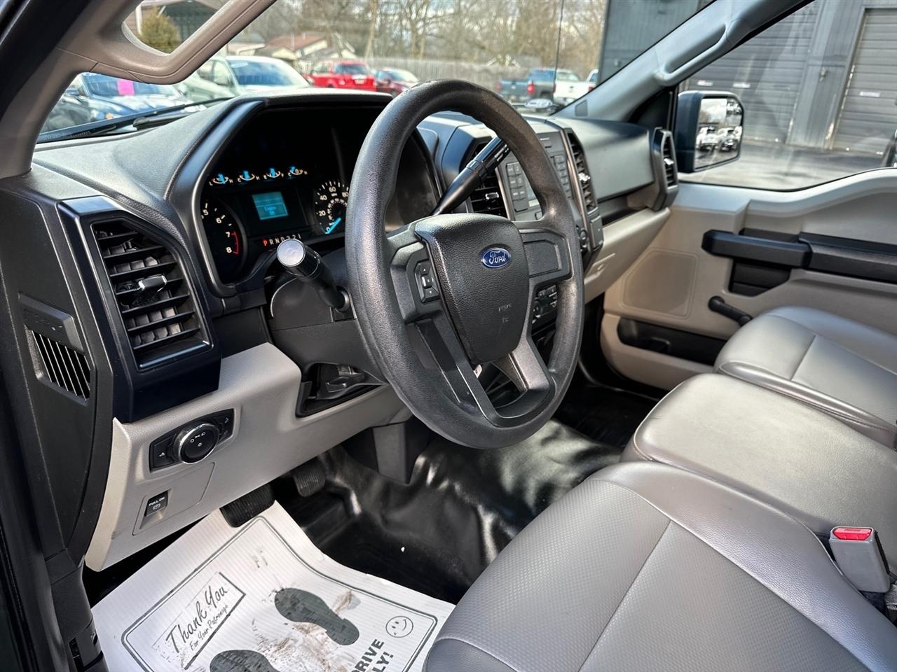 Ford F-150 2WD Reg Cab 141" XLT 2015