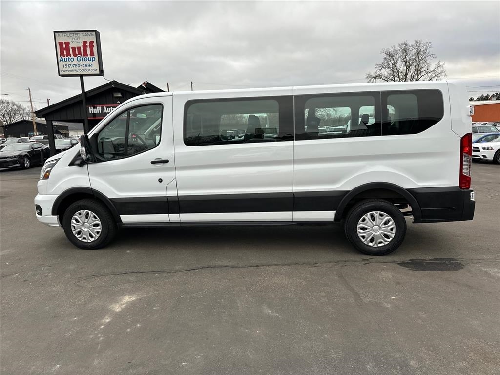 Ford Transit Passenger Wagon T-350 148" Low Roof XLT RWD 2023