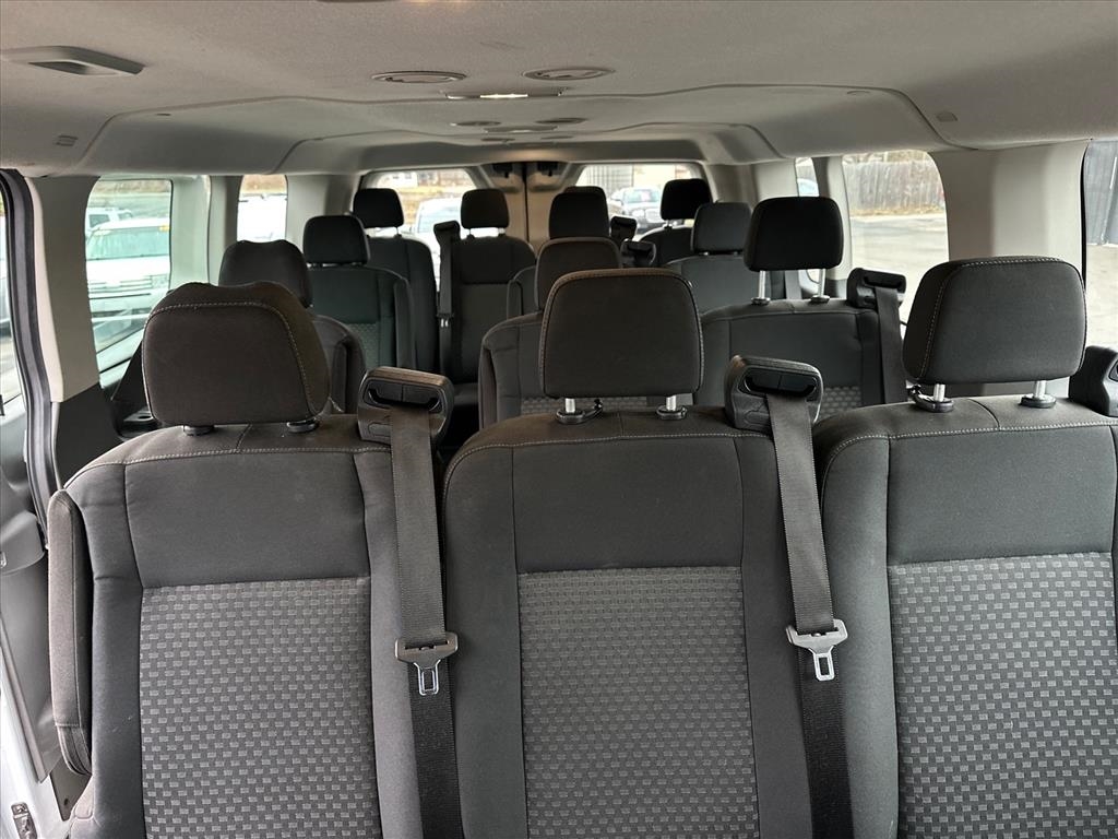 Ford Transit Passenger Wagon T-350 148" Low Roof XLT RWD 2023