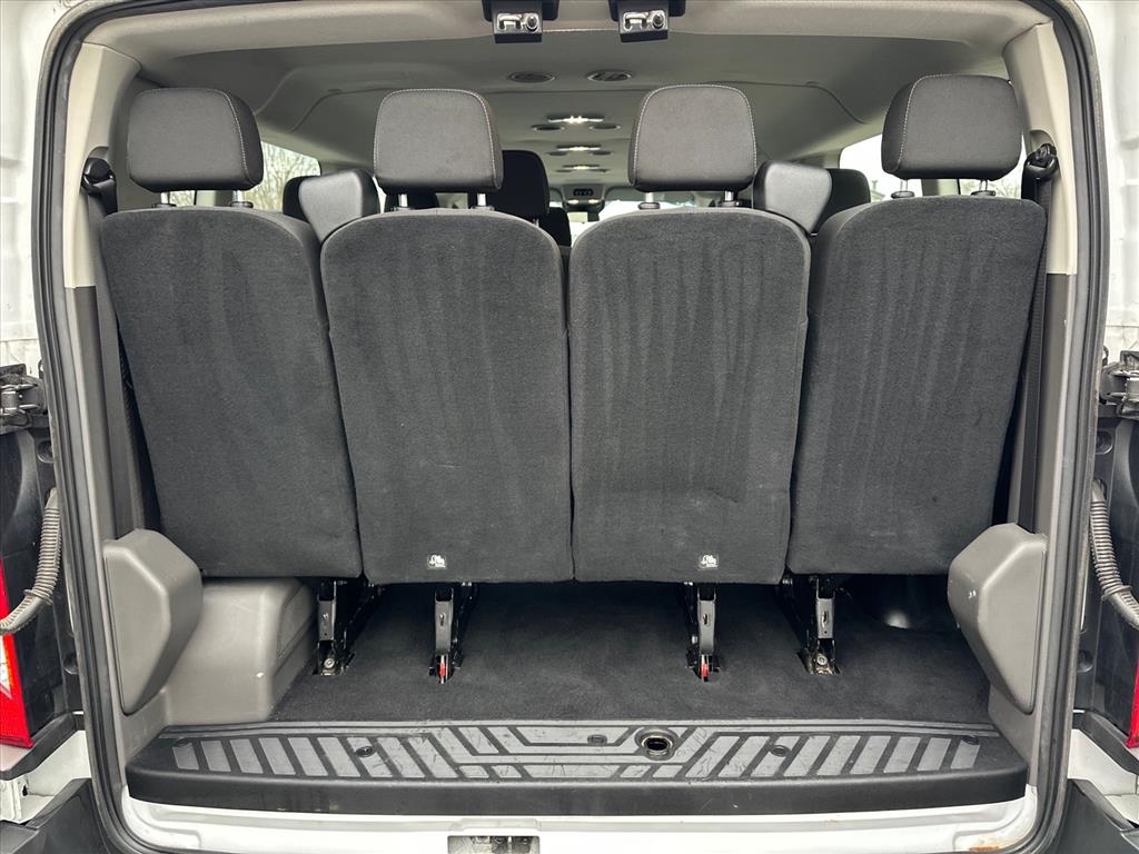 Ford Transit Passenger Wagon T-350 148" Low Roof XLT RWD 2023