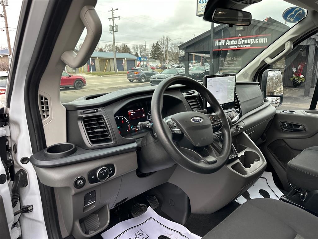 Ford Transit Passenger Wagon T-350 148" Low Roof XLT RWD 2023