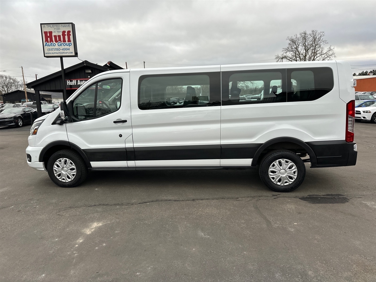 Ford Transit Passenger Wagon T-350 148" Low Roof XLT RWD 2023