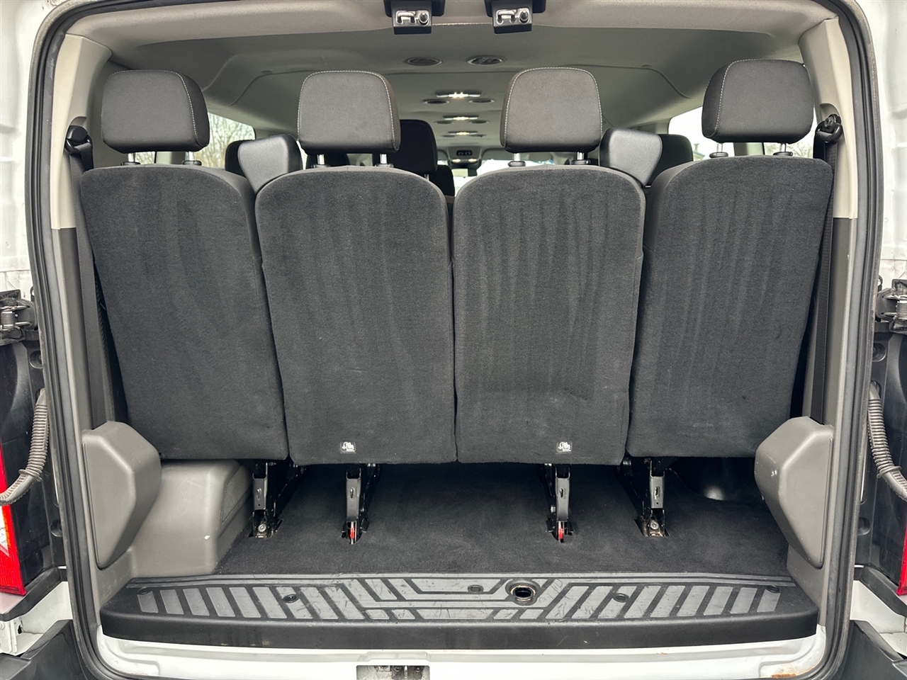 Ford Transit Passenger Wagon T-350 148" Low Roof XLT RWD 2023