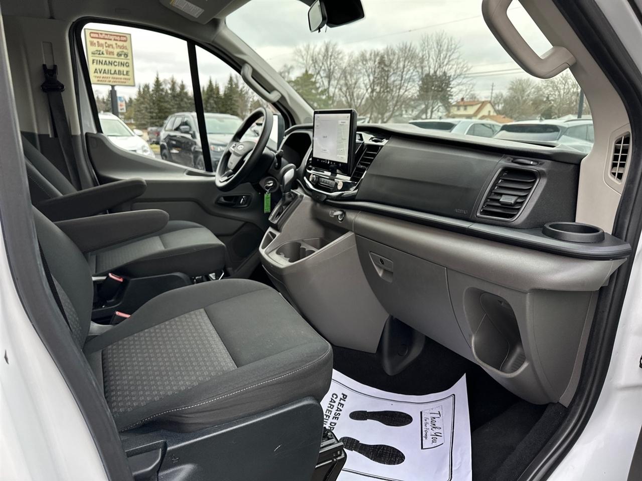 Ford Transit Passenger Wagon T-350 148" Low Roof XLT RWD 2023