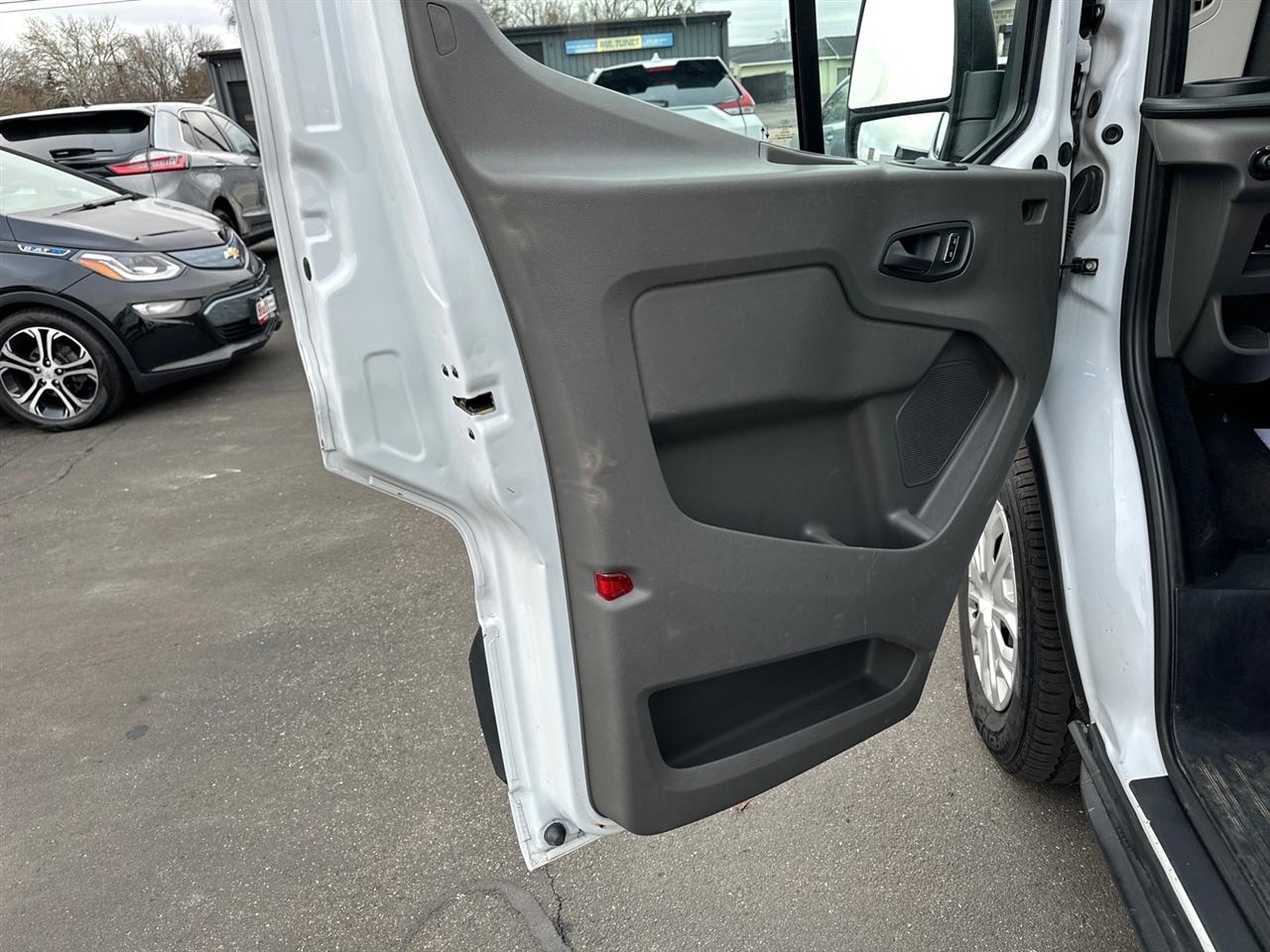 Ford Transit Passenger Wagon T-350 148" Low Roof XLT RWD 2023