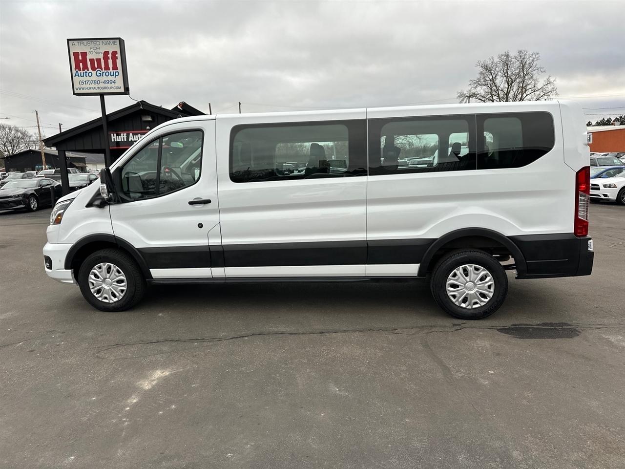 Ford Transit Passenger Wagon T-350 148" Low Roof XLT RWD 2023