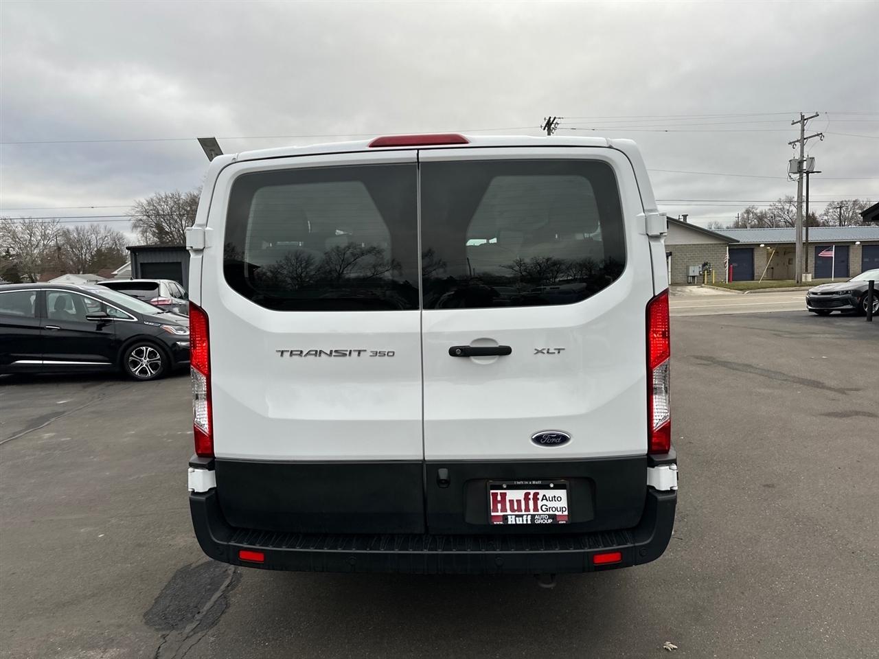 Ford Transit Passenger Wagon T-350 148" Low Roof XLT RWD 2023