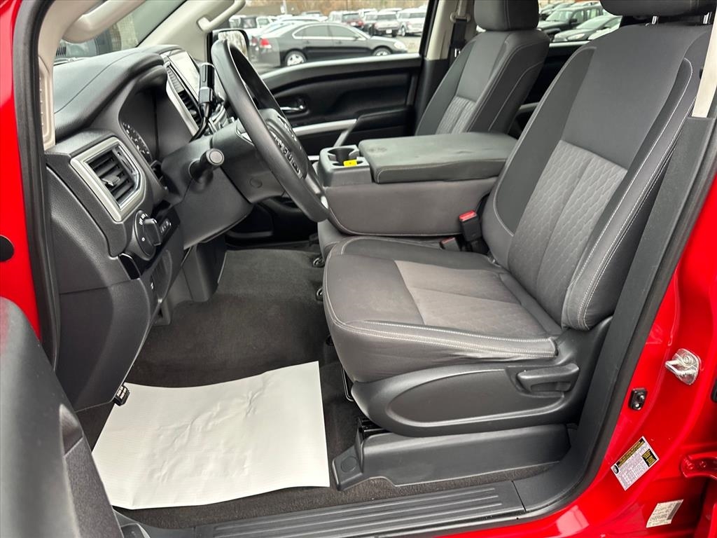 Nissan Titan 4x2 Crew Cab SV 2021