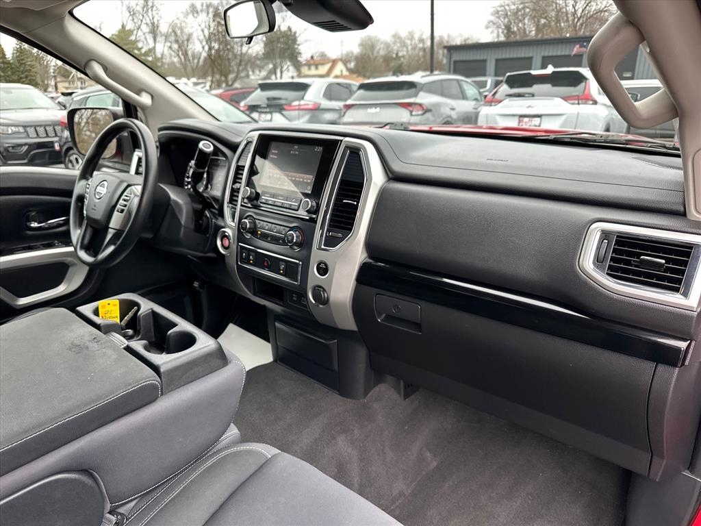 Nissan Titan 4x2 Crew Cab SV 2021