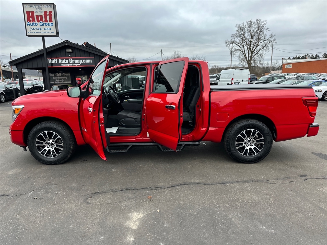 Nissan Titan 4x2 Crew Cab SV 2021
