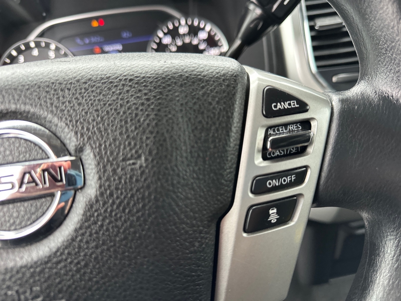 Nissan Titan 4x2 Crew Cab SV 2021