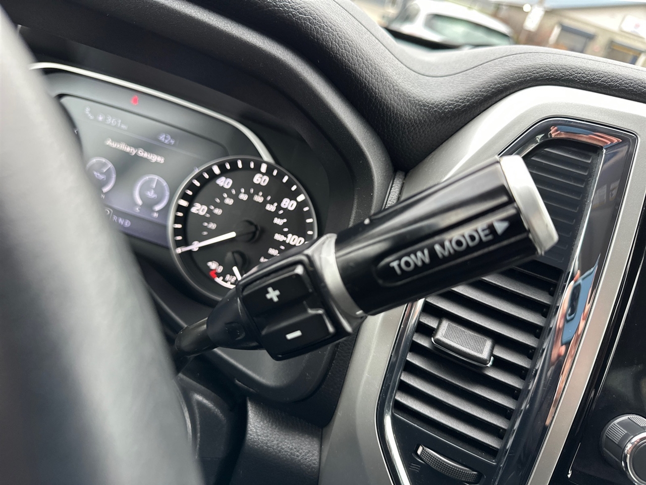 Nissan Titan 4x2 Crew Cab SV 2021