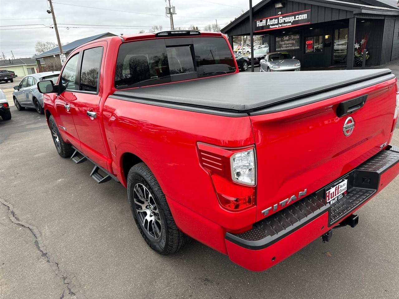 Nissan Titan 4x2 Crew Cab SV 2021
