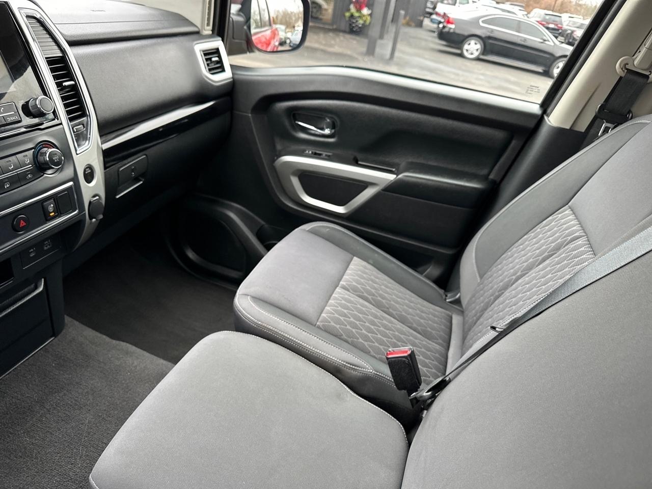 Nissan Titan 4x2 Crew Cab SV 2021