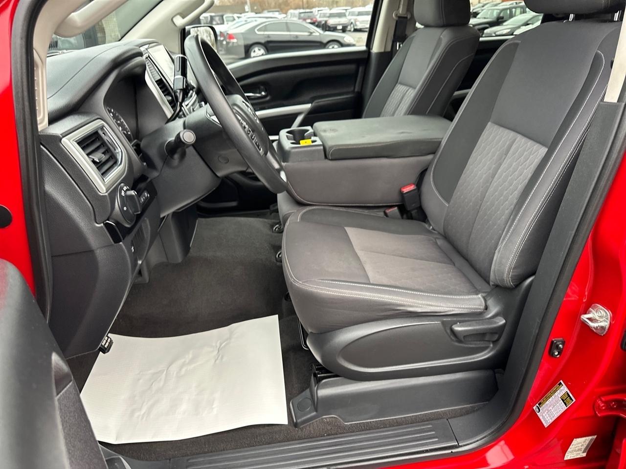 Nissan Titan 4x2 Crew Cab SV 2021