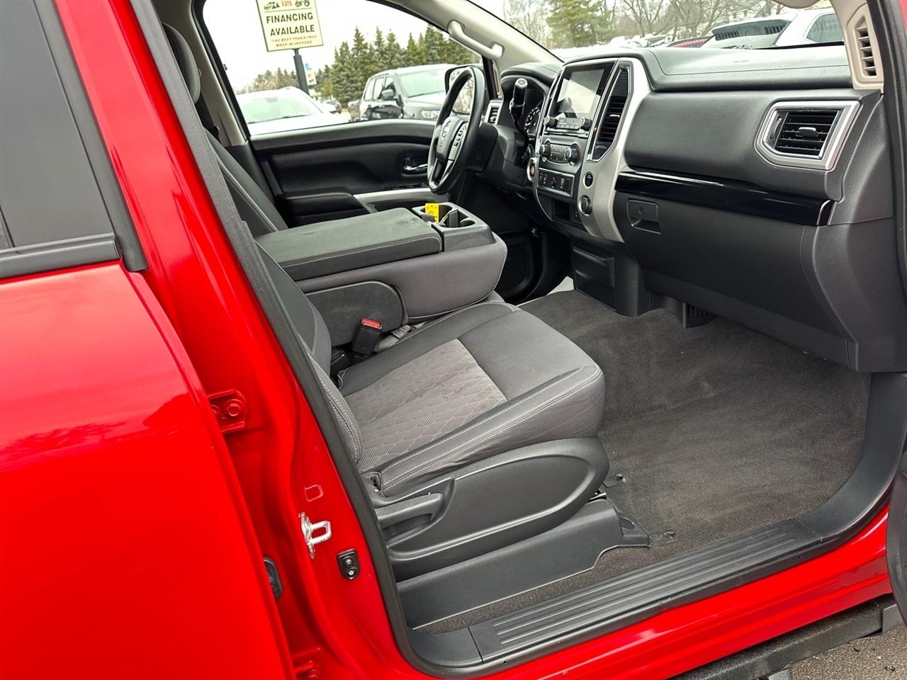 Nissan Titan 4x2 Crew Cab SV 2021