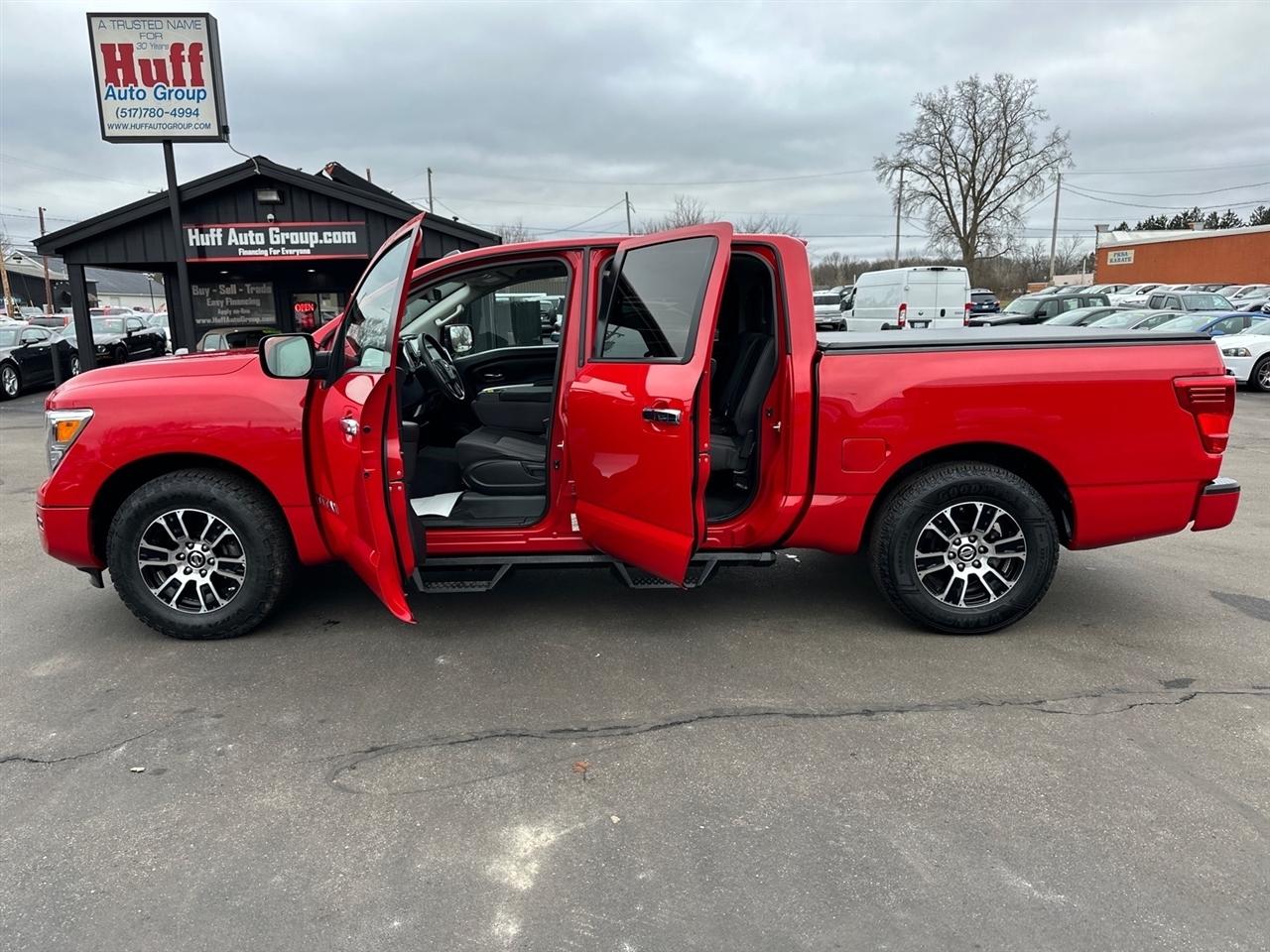 Nissan Titan 4x2 Crew Cab SV 2021