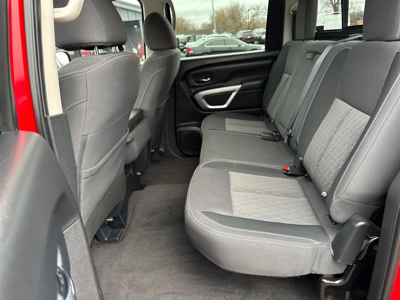 Nissan Titan 4x2 Crew Cab SV 2021