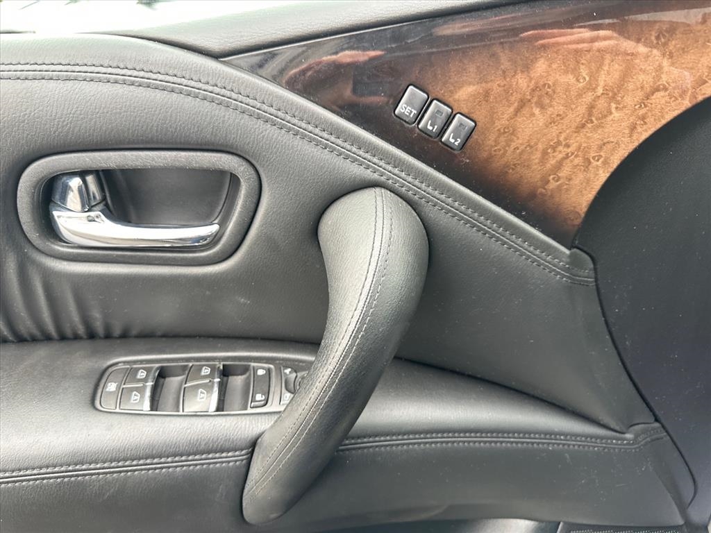 Infiniti QX80 4WD 4dr 2014