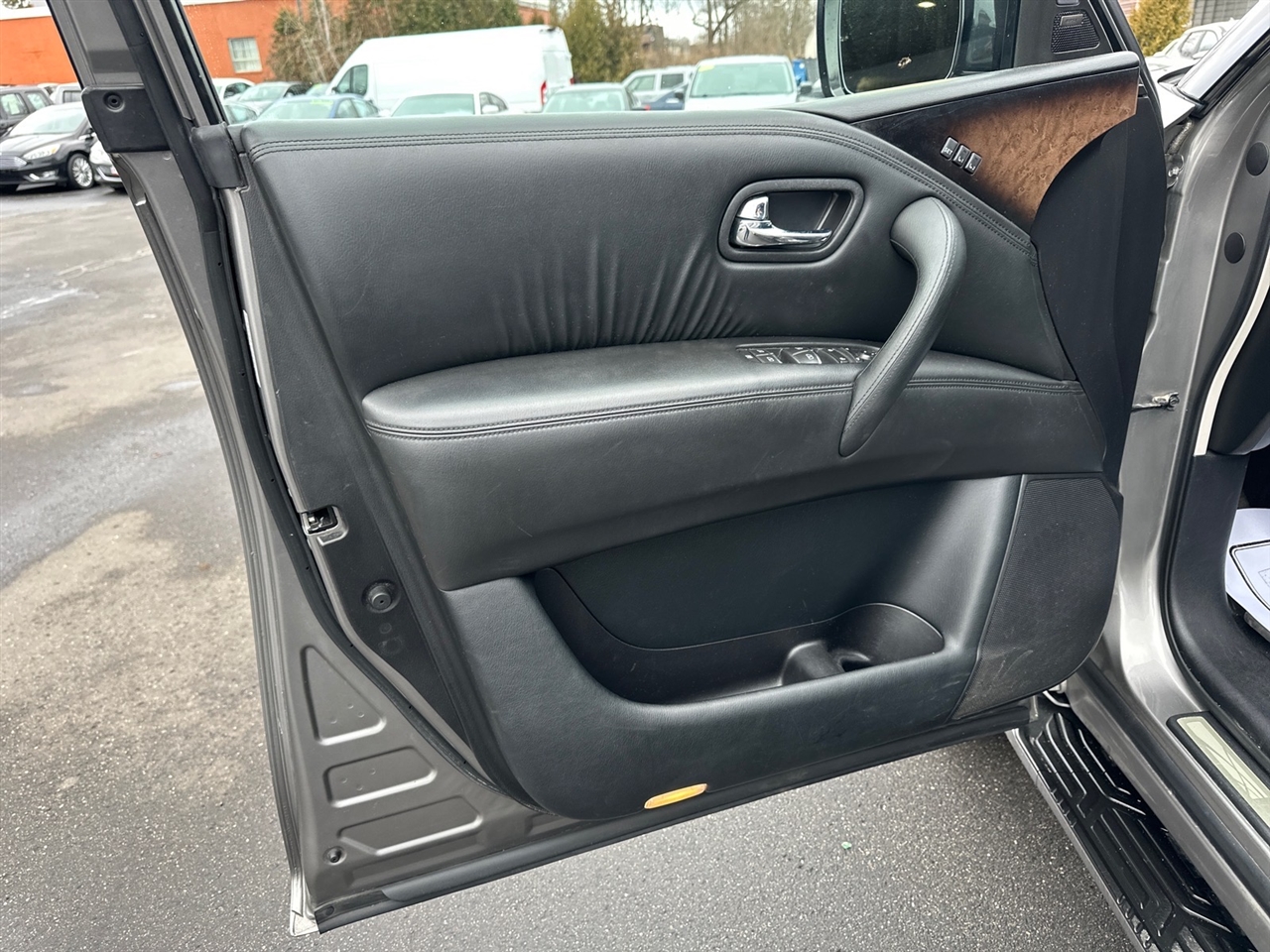 Infiniti QX80 4WD 4dr 2014