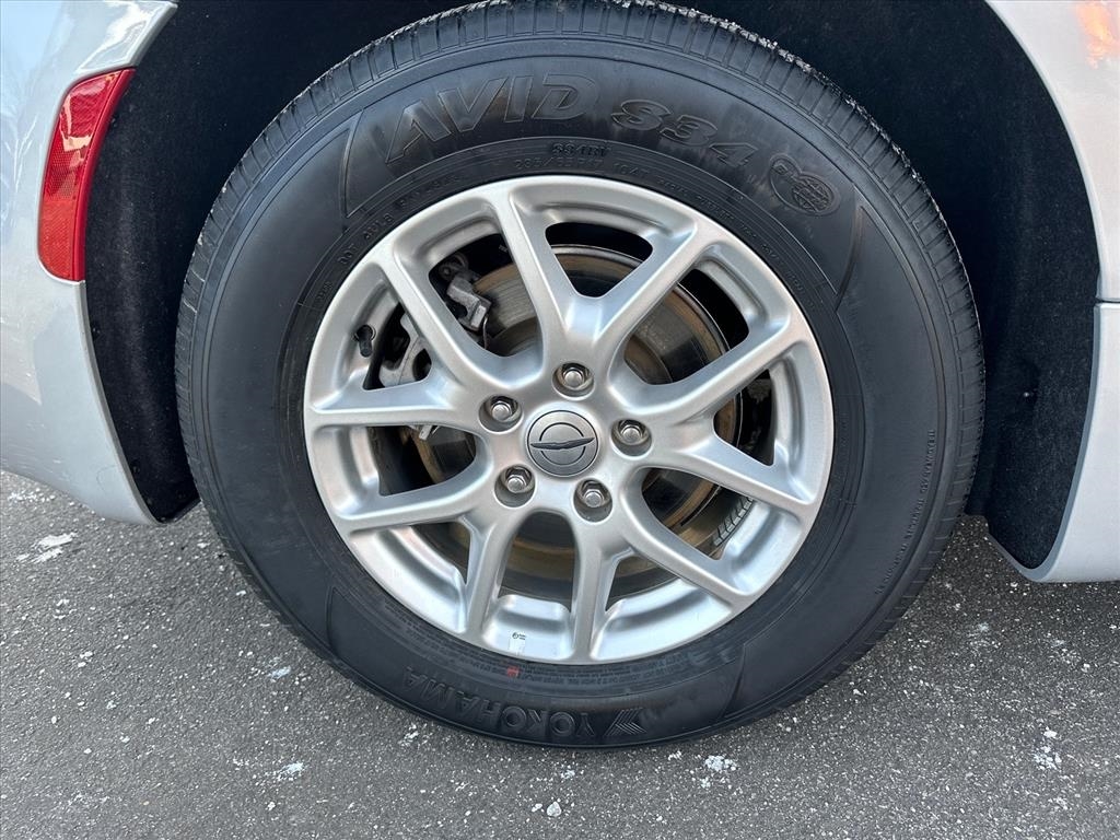 Chrysler Pacifica Touring L FWD 2024