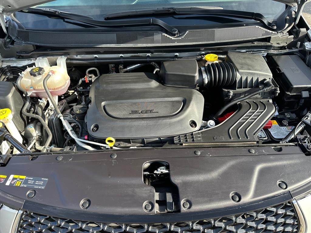 Chrysler Pacifica Touring L FWD 2024